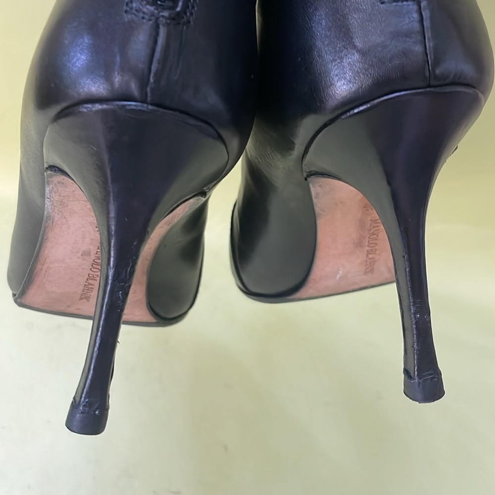 Vintage black Manolo Blahnik all leather booties - Picture 12 of 15